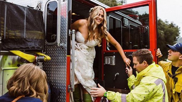 Nevěsta se může pochlubit netradiční svatební fotografií